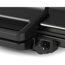 Bosch TCG3323 contact grill — temperature dial close-up | 2000 W, 310 × 220 mm, Black — شواية بوش TCG3323 — لقطة قريبة لمفتاح الحرارة | 2000 وات، 310 × 220 مم، أسود