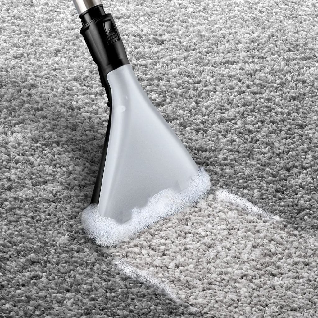 Bosch BWD420HYG wet and dry vacuum — wet extraction nozzle on carpet | 2000 W, HEPA, White × Turquoise — مكنسة بوش BWD420HYG — فوهة الشفط المبلل على السجاد | 2000 وات، هيبا، أبيض × تركواز